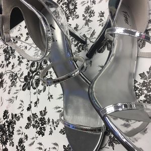 🔥🔥🔥🔥Fiona Open Toe Sandals. Size 9 1/2